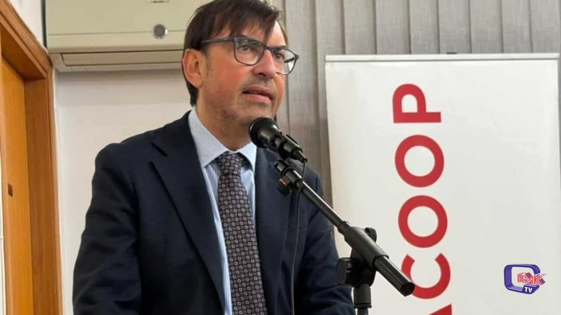 Troppe giacenze, si punta a distillazione di crisi per salvare le cantine cooperative